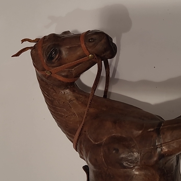 Vintage Hand Sculpted Leather Horse - Picture 3 of 12